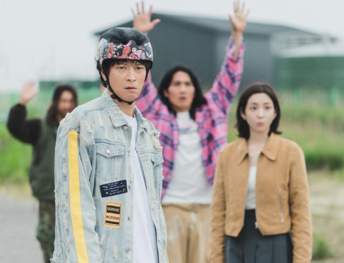 Kang Dong Won, Um Tae Goo, dan Park Ji Hyun Kacau Balik di "Wild Sing" - Trio Lawas yang Mau Comeback Malah Ketemu Musuh Lama dan Ancaman Bersenjata