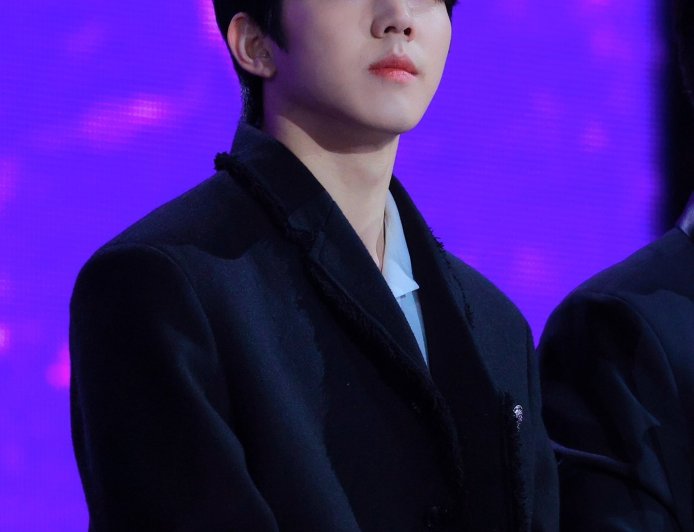 DAY6's Dowoon Dikecam Netizen Setelah Diduga Pacari Influencer Yoo Ji Yoo