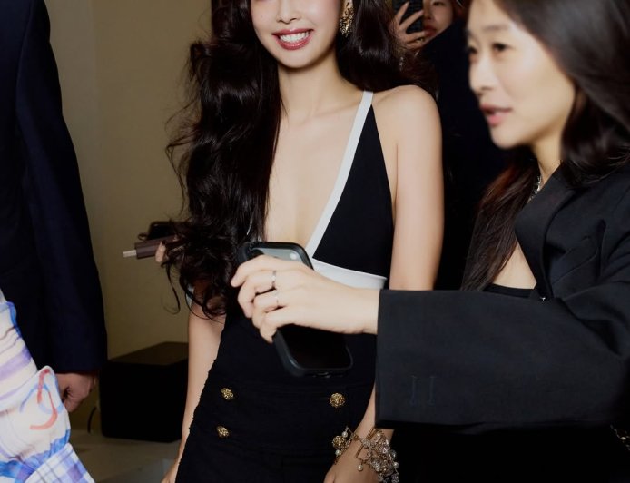 Jennie Jadi Bintang Utama Chanel 2026 Workshop Show: Gaya, Sikap, dan Reaksi Netizen yang Bikin Panas!