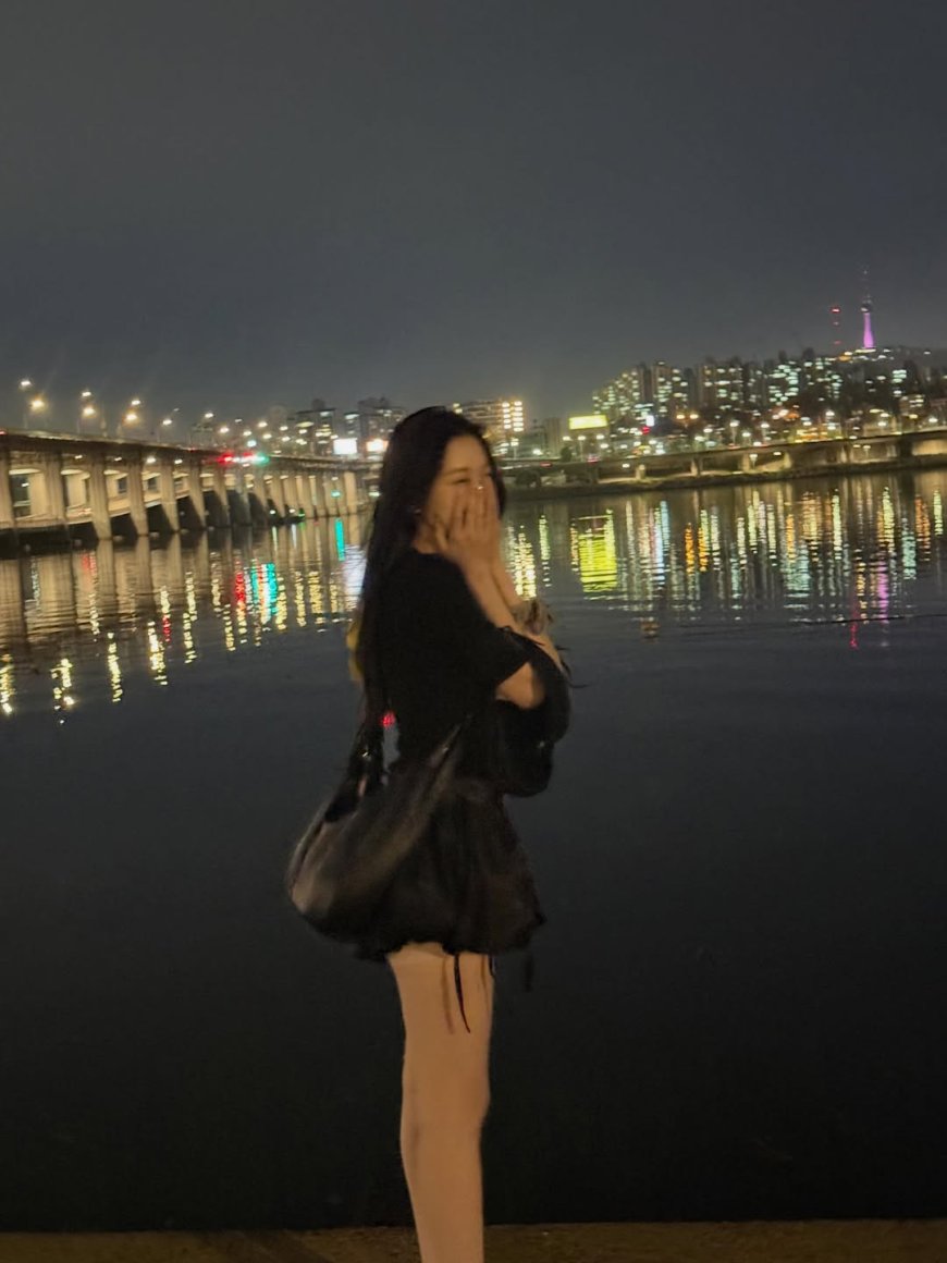 Female Idol Suddenly Runs Off Live Broadcast To Avoid Political Controversy - Photo 1