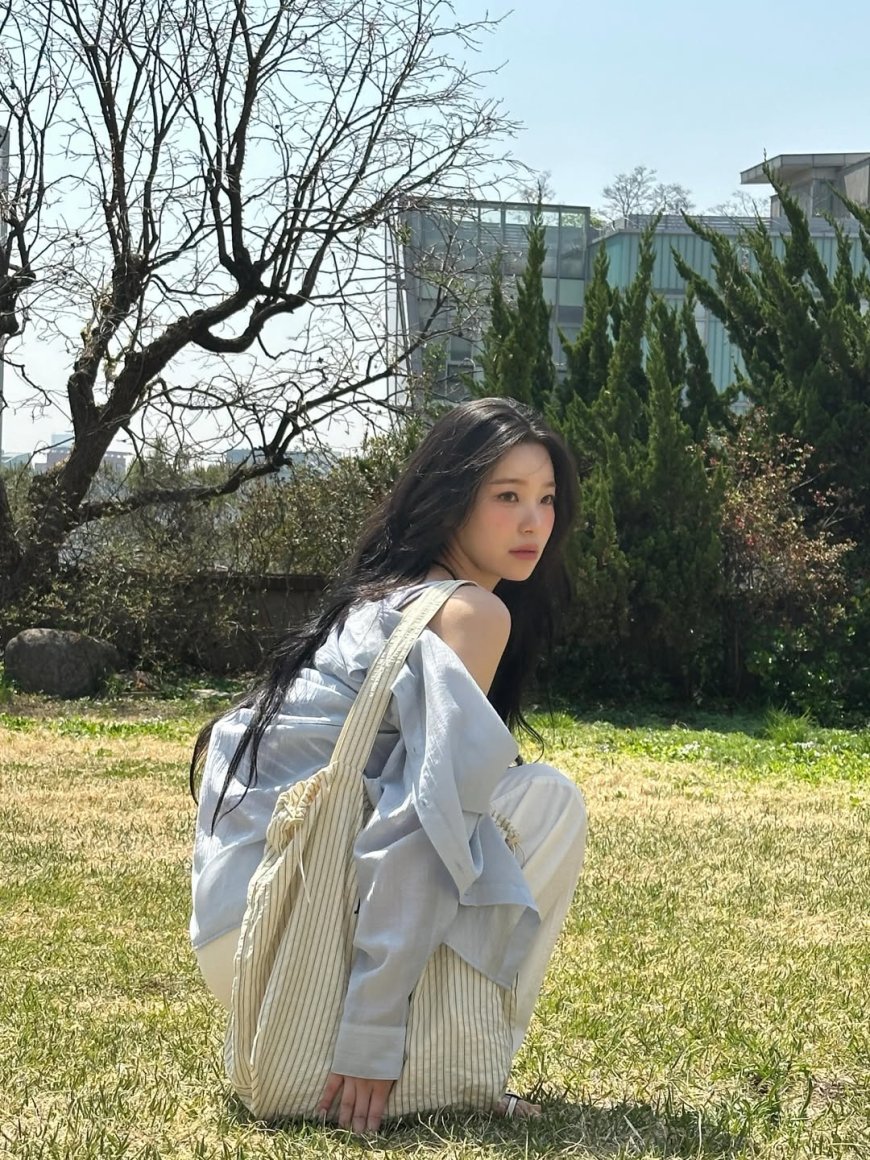 Female Idol Suddenly Runs Off Live Broadcast To Avoid Political Controversy - Photo 4