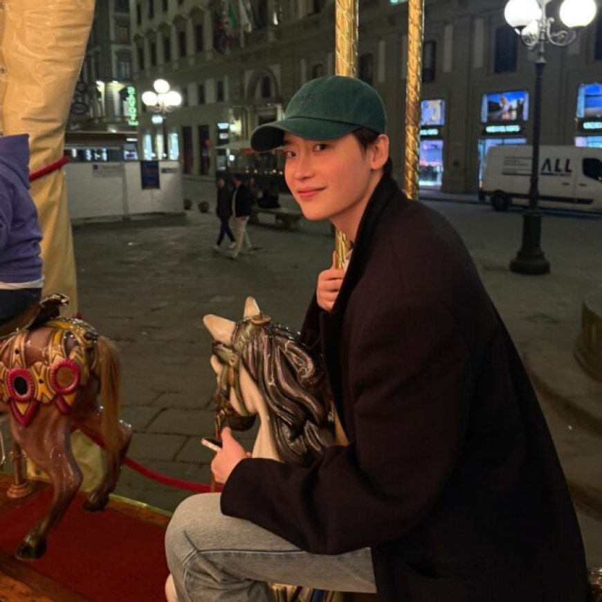 Lee Jong Suk Is A Real-Life Prince Spotted In Italy - Photo 3