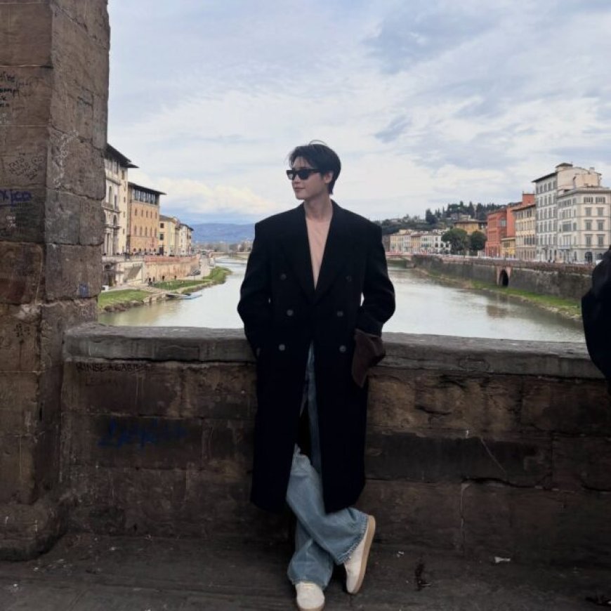 Lee Jong Suk Is A Real-Life Prince Spotted In Italy - Photo 5