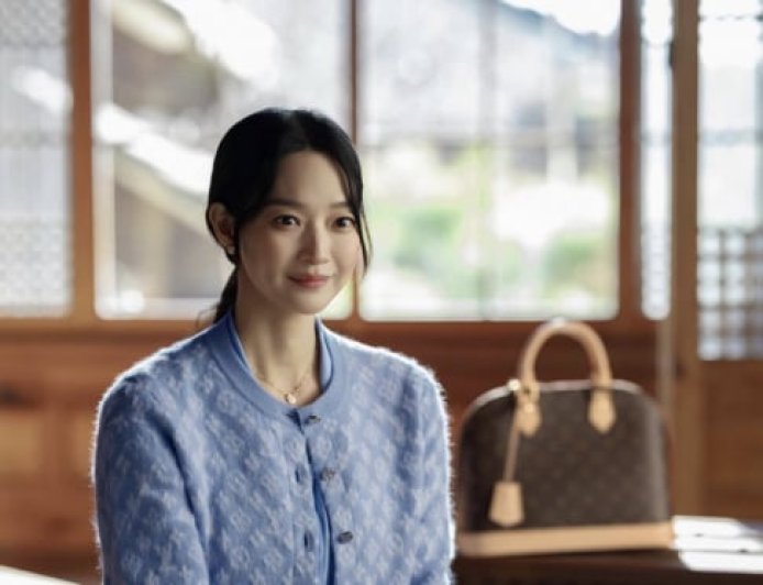 Shin Min Ah Pamer Elegansi Abadi di Kampanye Terbaru, Fans Nggak Sabar Nunggu Film "The Eyes"