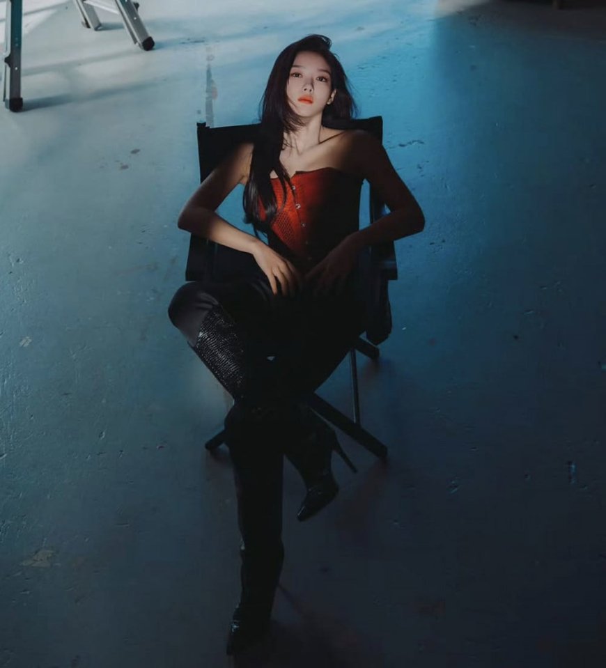 Kim Yoo Jung stuns with fierce charisma inspired by 'Dear X' character - Photo 3